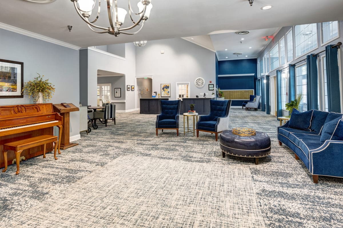 Senior Living Bridgewood Gardens Lobby Seating