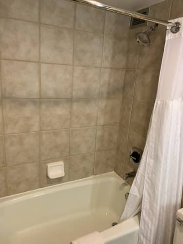 DoubleTree Gaithersburg Bathroom Before