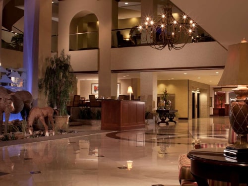 Hiton Hotel Fort Worth Lobby
