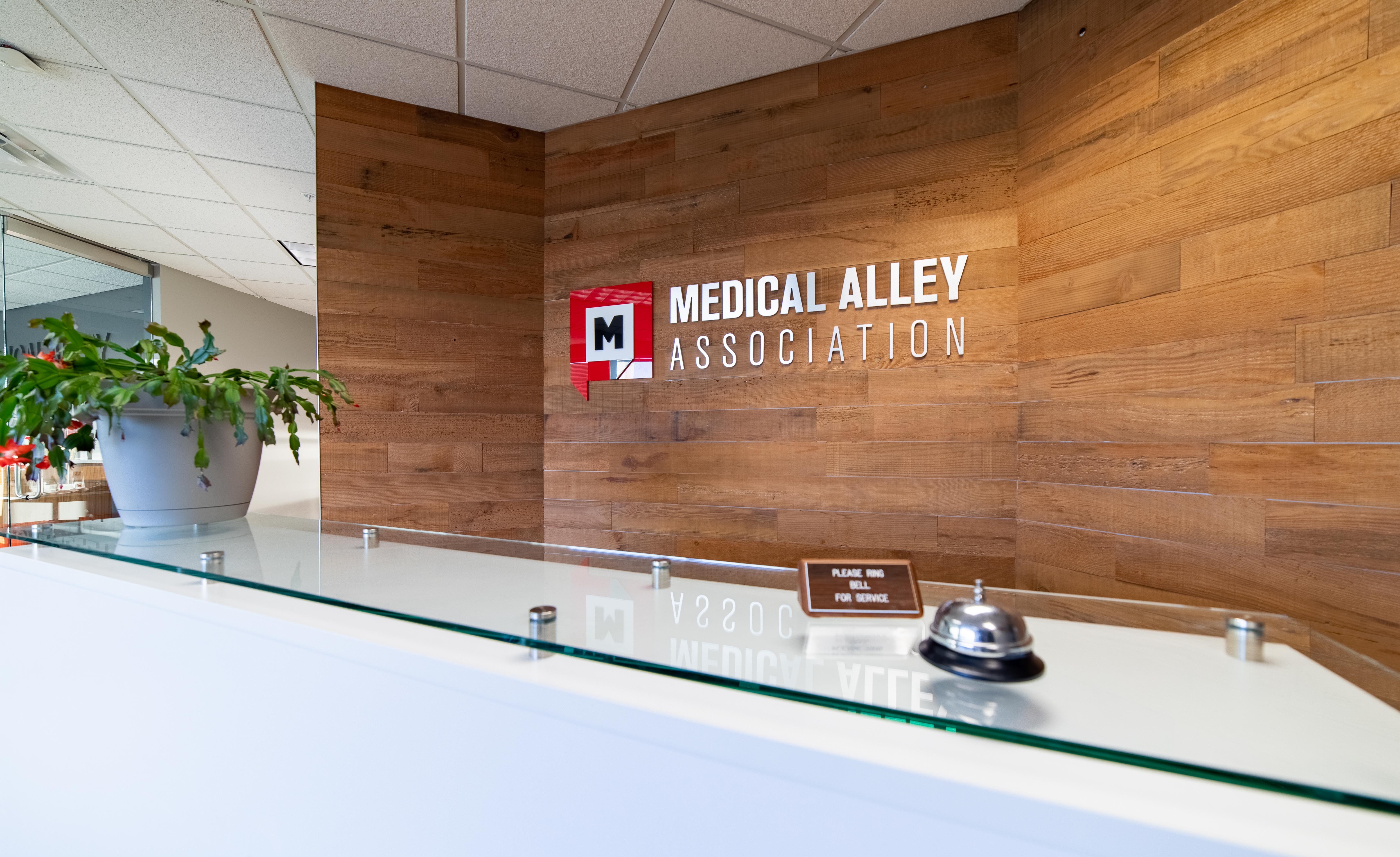 Medical Alley Front Desk