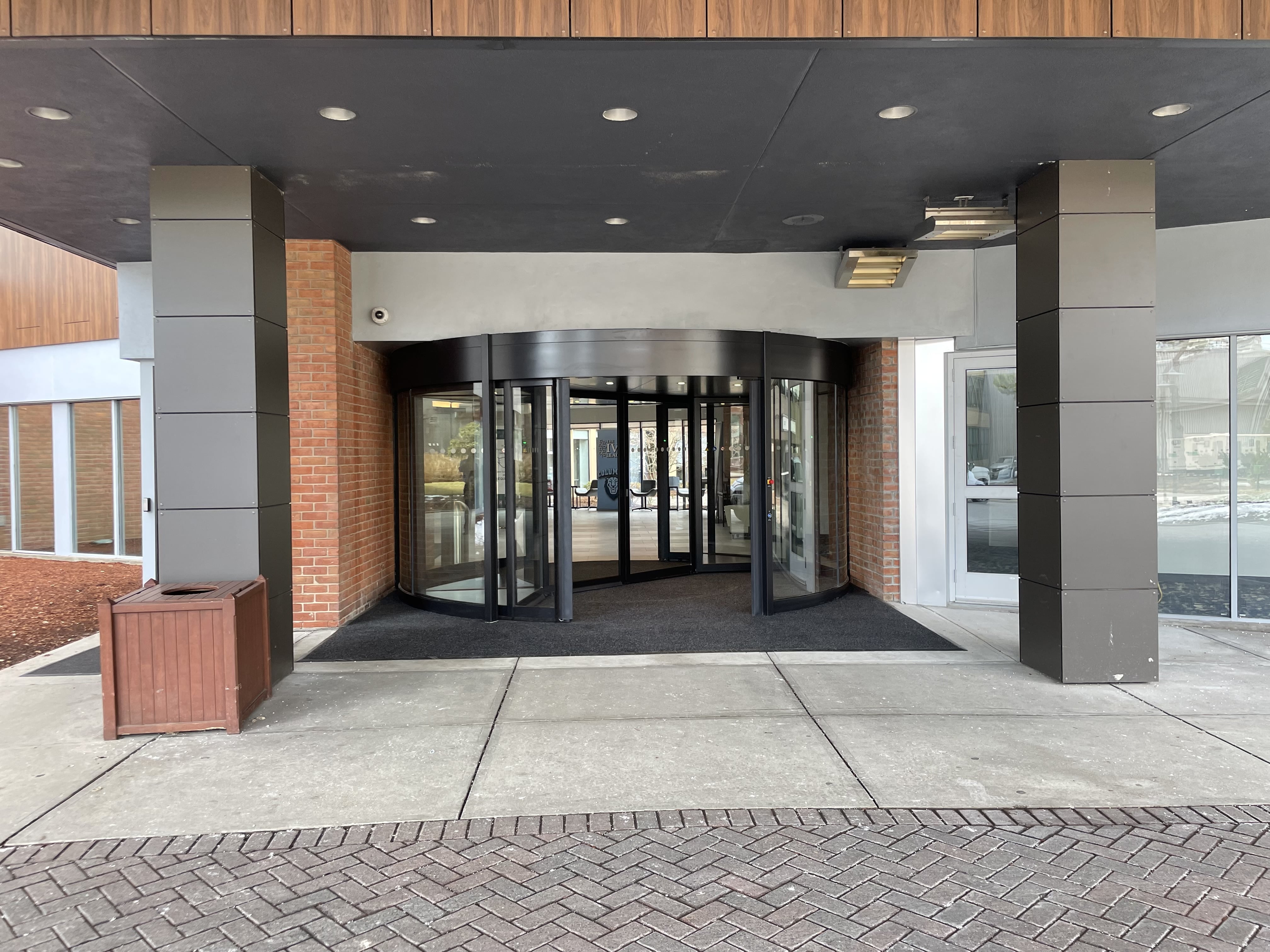 Hyatt Regency Cambridge entrance