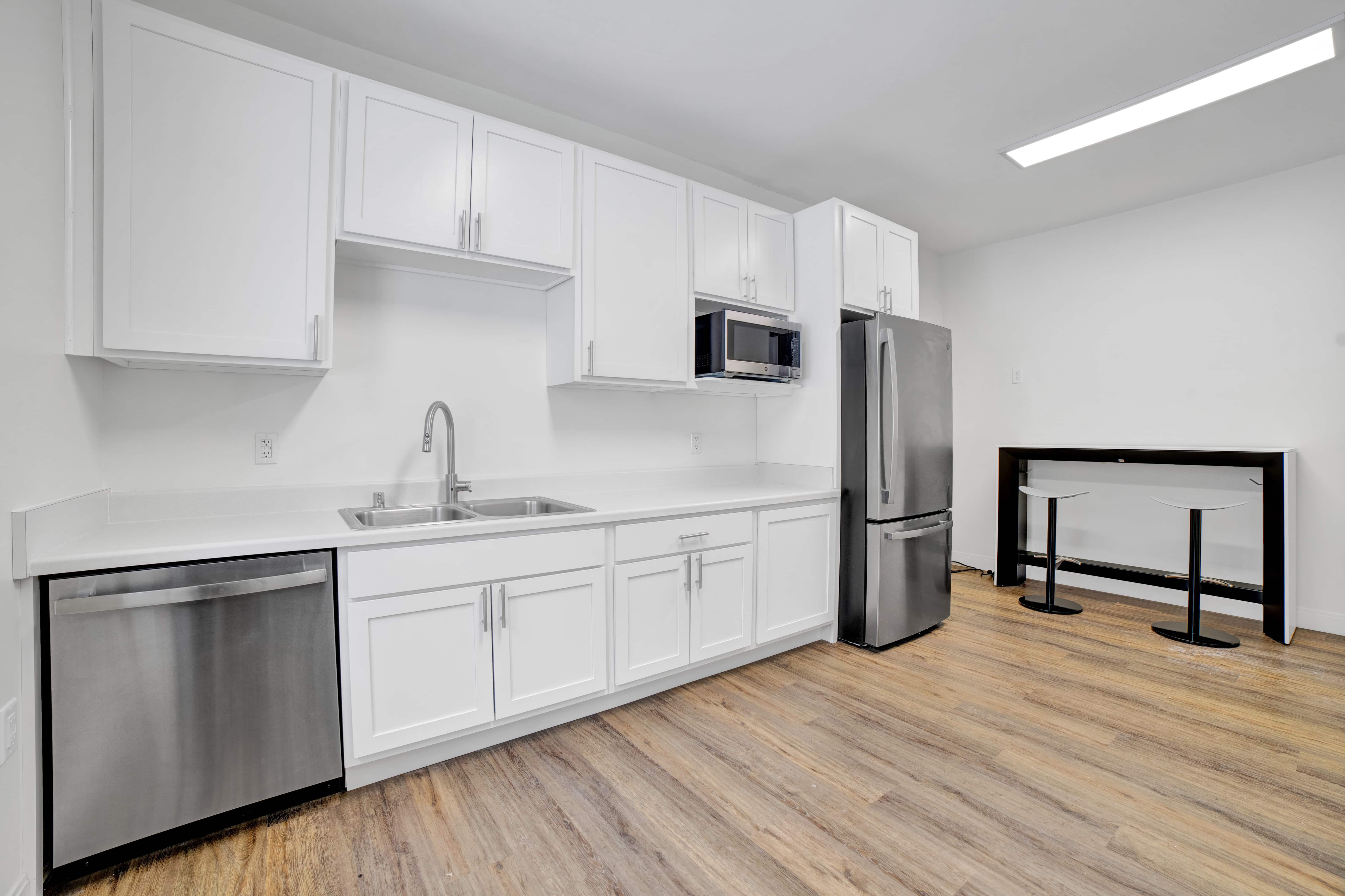 Quarry Ridge Apartments Unit Kitchen & Sitting Area