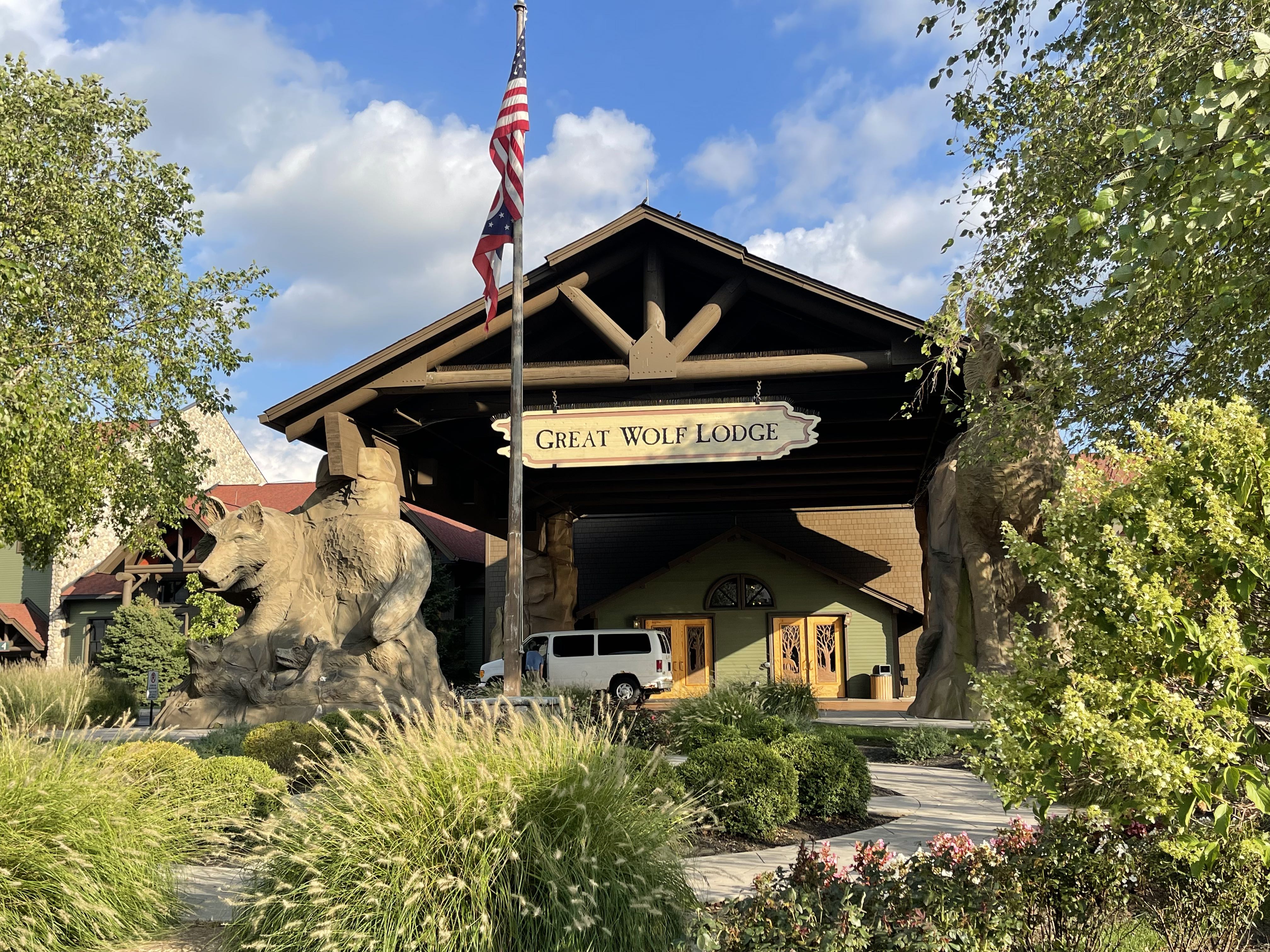 Great Wolf Lodge Exterior Main Office