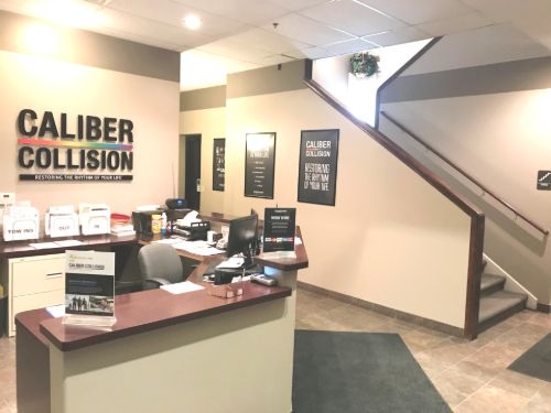 Caliber Collision Front Desk