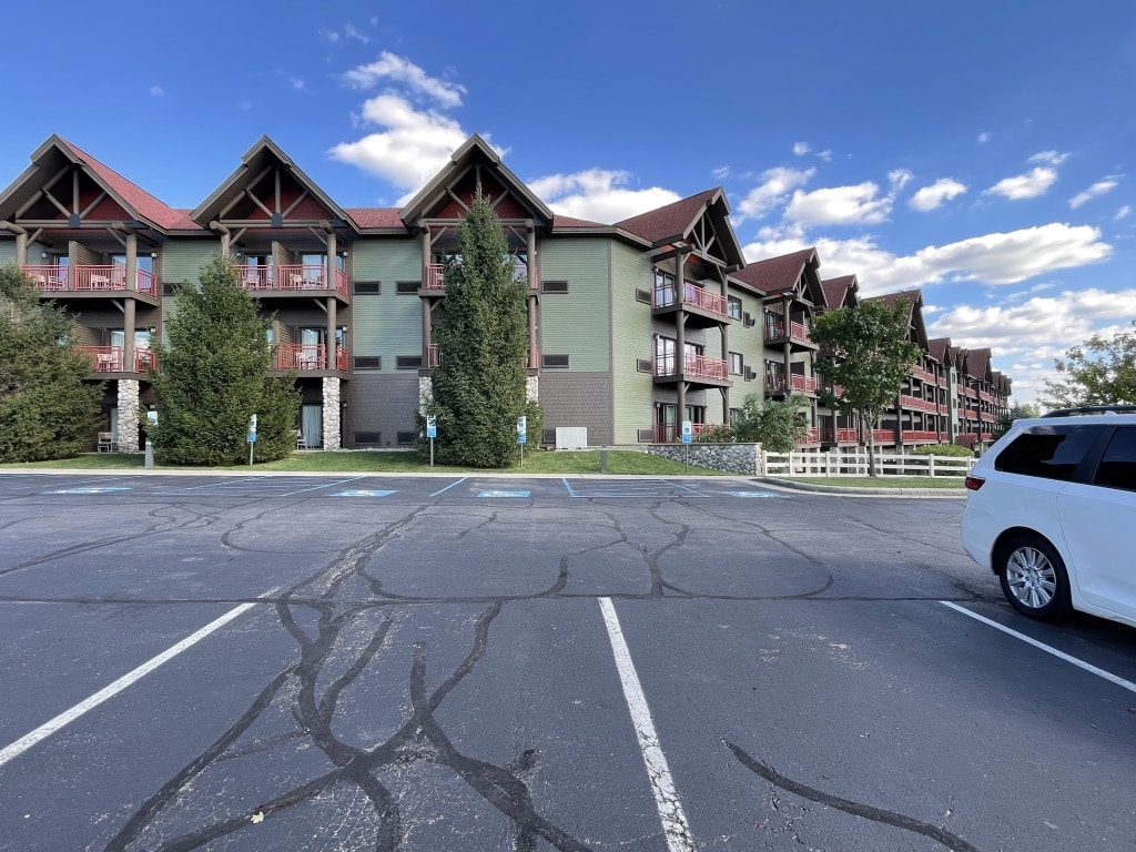 Great Wolf Lodge Exterior Street View